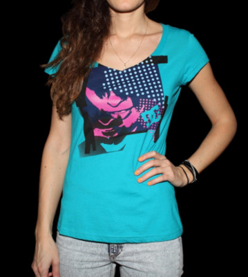 DC W T-Shirt Close Up aqua enamel blue