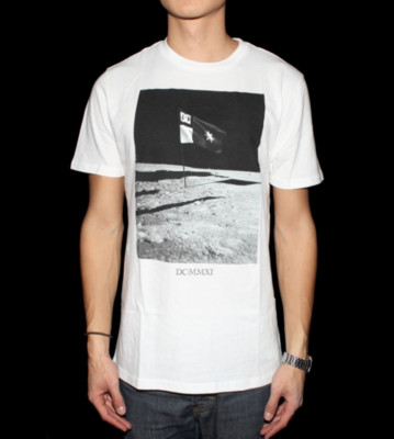 DC T-Shirt Landed white