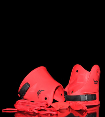 Razors Genesis Cuffs, BSP & Laces red